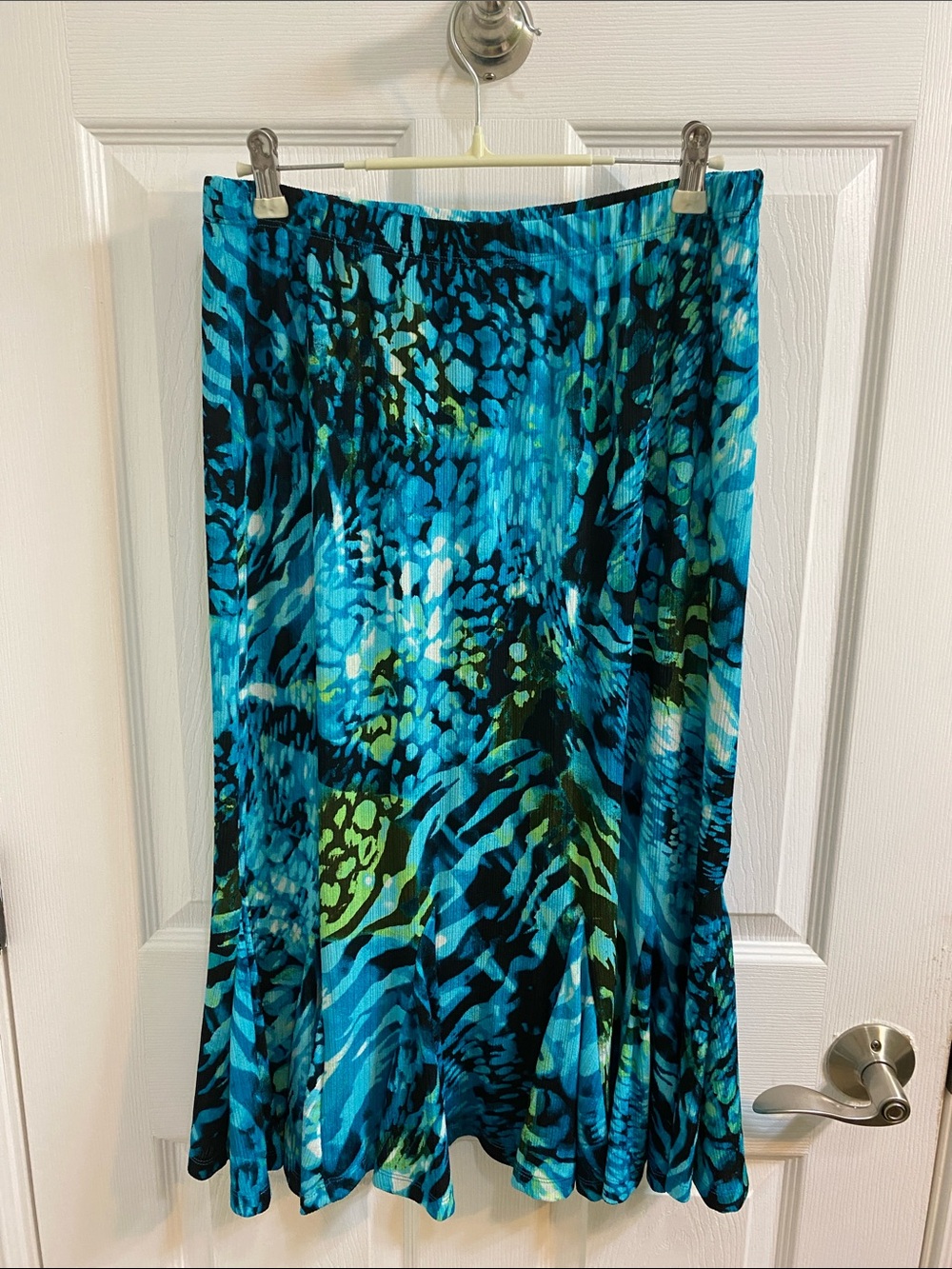 Tanjay Colorful Ocean Blues Ruffle Hem Maxi Skirt Elastic Waist Size 8 Petite